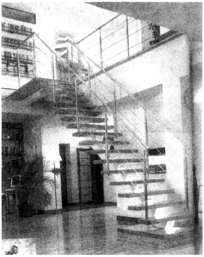 Рис. 54. Внутриквартирная одномаршевая лестница с одним несущим ребром и ступенями без подступенков в общей комнате