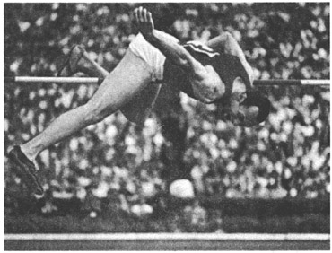 В. Брумель - выдающийся прыгун в высоту, олимпийский чемпион (1964), чемпион Европы (1962) - три года подряд был признан лучшим спортсменом мира (1961 - 1963), установил 6 мировых рекордов, причем последний - 2,28 м (1963) оставался непревзойденным в течение 8 лет